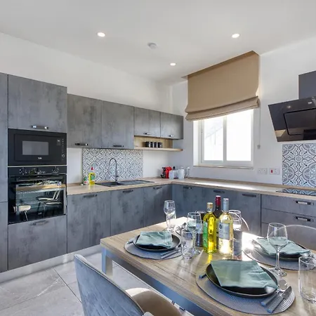 Luxury Duplex With Sun Terrace And Jacuzzi Sdin1-1 Apartment Is-Swieqi