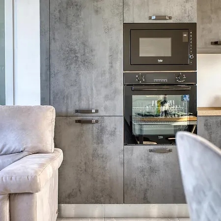Luxury Duplex With Sun Terrace And Jacuzzi Sdin1-1